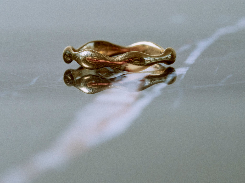 10k Gentle Wave Ring