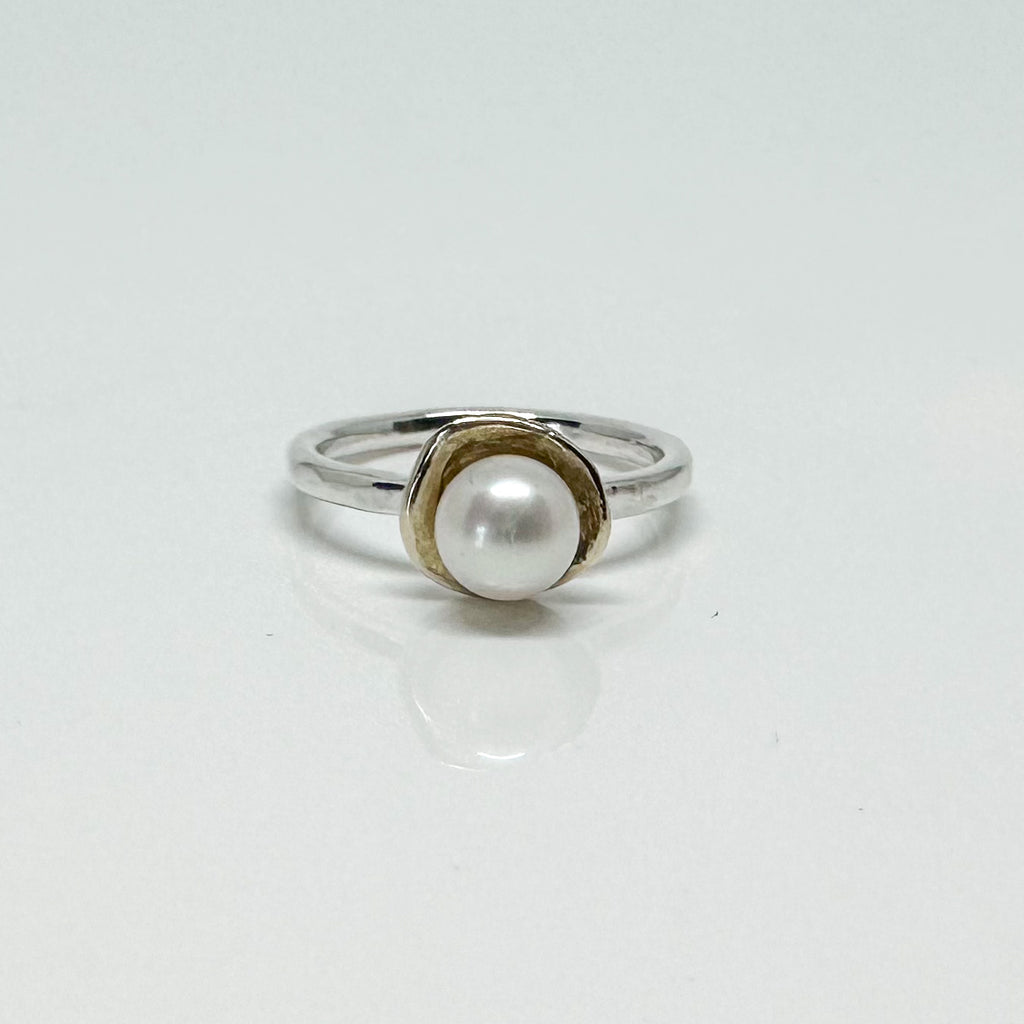Round Pearl Chateau Ring