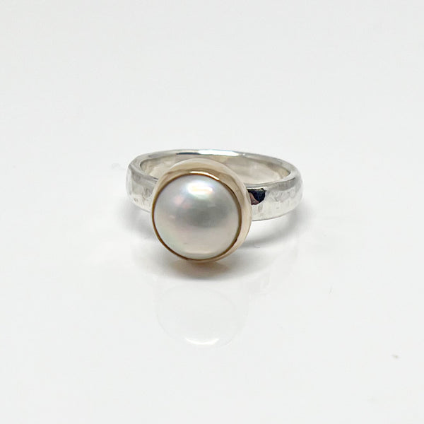 Classic Pearl and Gold Mabe Ring