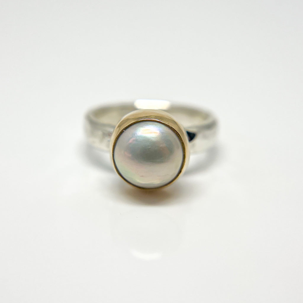 Classic Pearl and Gold Mabe Ring